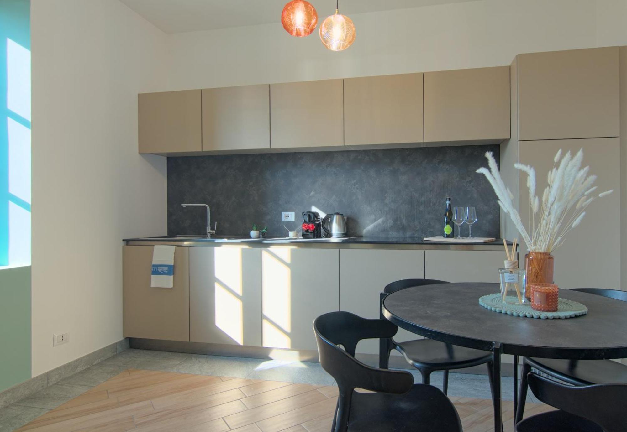 Ca Del Lasco - Modern Apartments In Classic Villa Белано Екстериор снимка